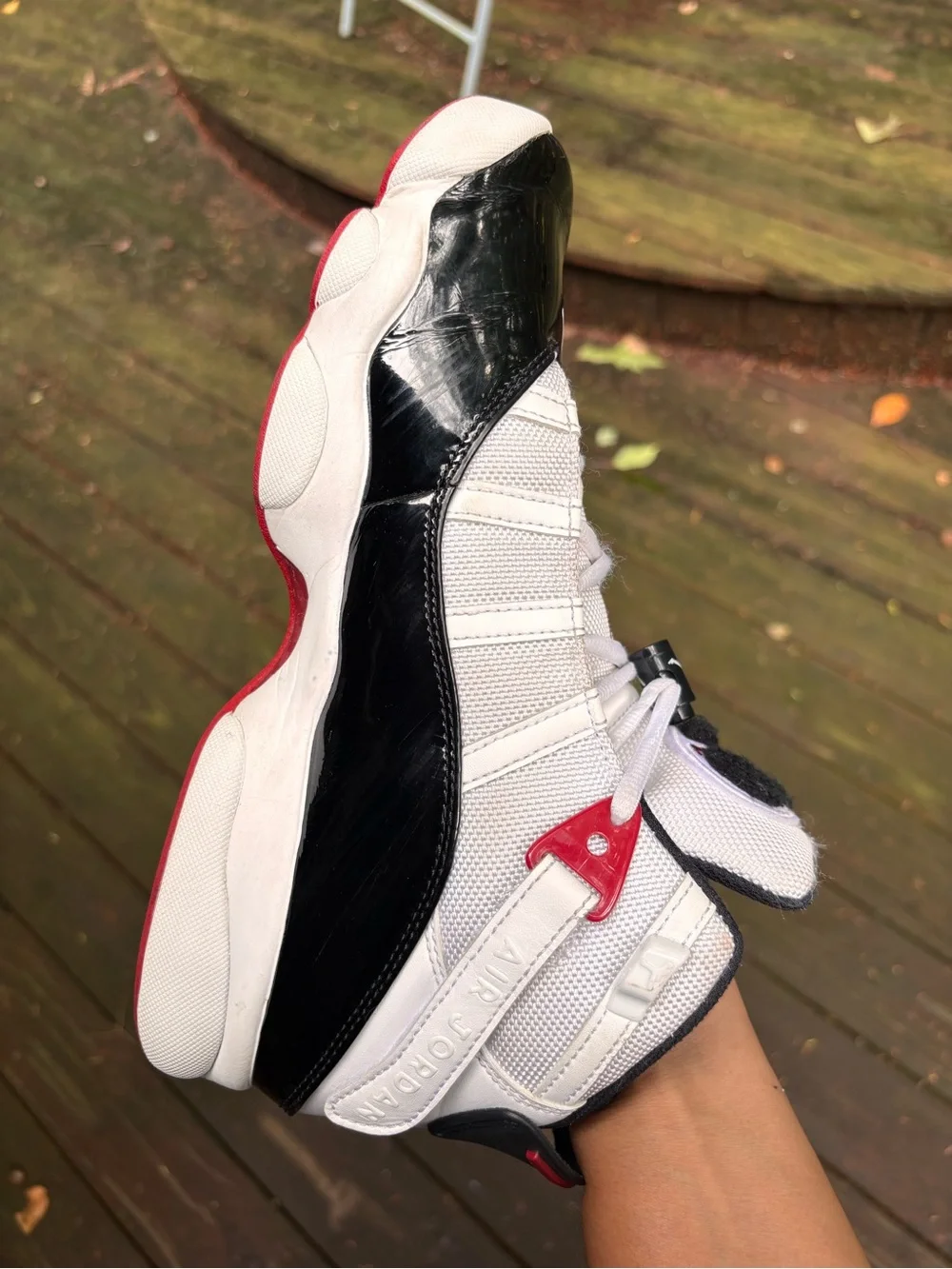 Jordan Mens Black/White/Red Retro Sneakers